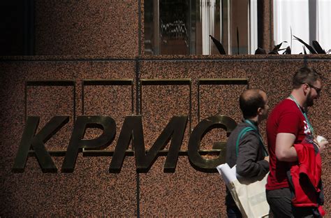 Employees are discussing the Allstate Rosemont IL hybrid work plan 4