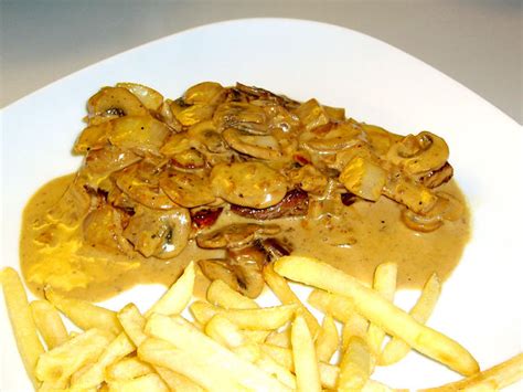 Schnitzel In Zwiebel Champignon Sahnesauce Koch Wiki