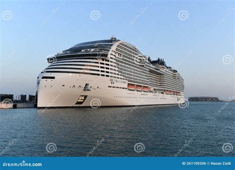 Navire De Croisi Re Msc World Europa Au Qatar Photo Ditorial Image