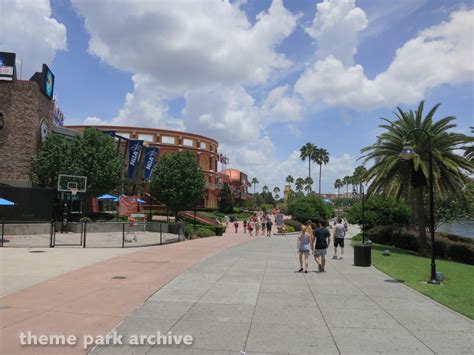 City Walk at Universal City Walk Orlando | Theme Park Archive