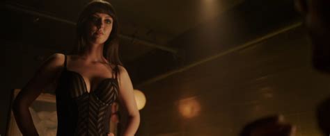 Katharine Isabelle Nude Pics Seite 9