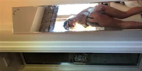 Une Blonde En Chaleur S Expose Nue Et Se Masturbe Tnaflix