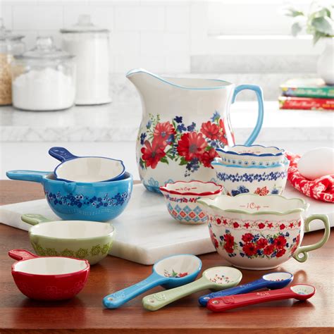 The Pioneer Woman Classic Charm 13 Piece Measuring Set