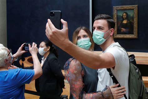 Visitors return to travel hotspots after lockdowns lifted Photogallery