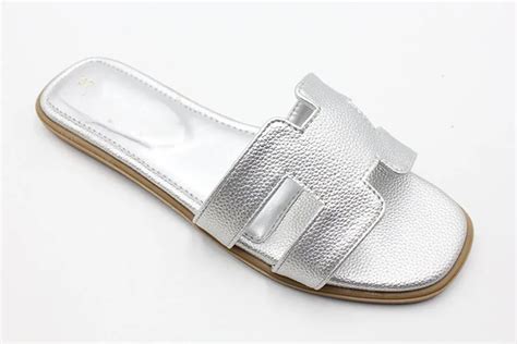 2023 Girls Female Designer Sandals Slides Famous Brands Comfortable