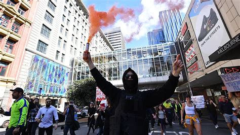 Festnahmen Bei Protesten Gegen Corona Massnahmen Fm Today