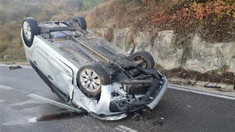 Detenido Un Conductor Al Volcar Su Coche En Artés Tras Circular