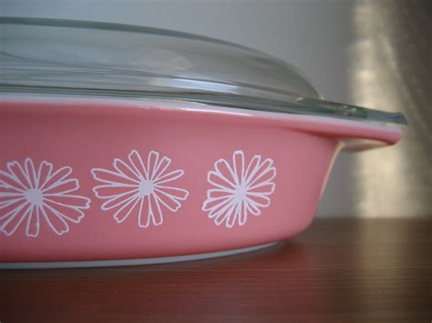 Six Balloons Vintage Delights: Pyrex Pink Daisy