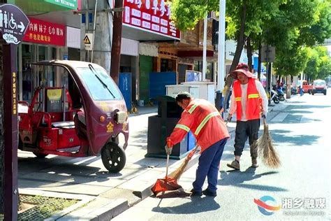 高温下的坚守｜环卫工人用汗水擦亮城市“颜值”