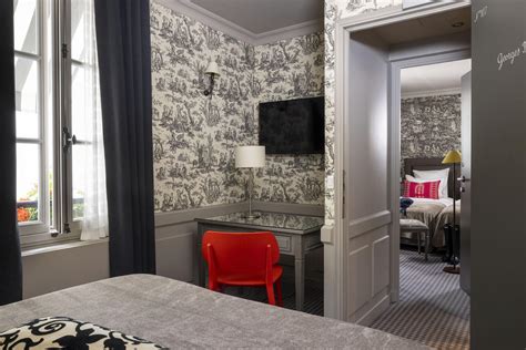 Our rooms | Hôtel de Londres Eiffel | Connecting rooms | Eiffel Tower ...