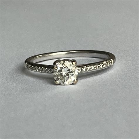 Proantic 4187 Bague Solitaire Or Gris Diamant 0 51 Ct