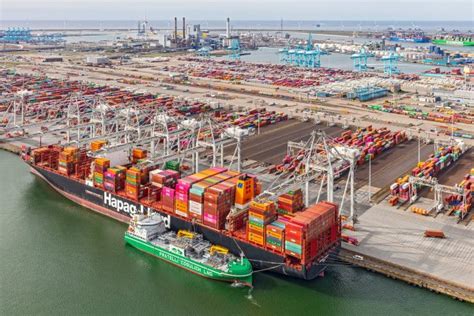 Puerto De Rotterdam Portacontenedores De Hapag Lloyd Recibe La Mayor