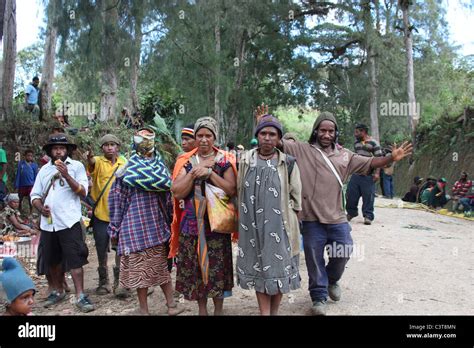 Papua Neuguinea Familie Fotos Und Bildmaterial In Hoher Aufl Sung Alamy