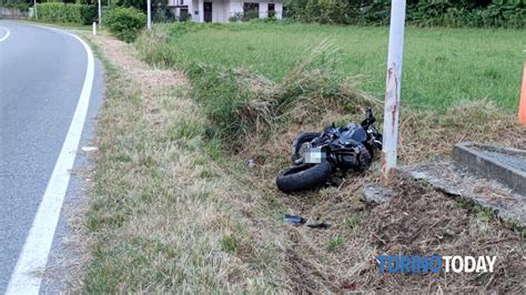 Incidente Sulla Circonvallazione Di Pavone Canavese Moto Fuori Strada