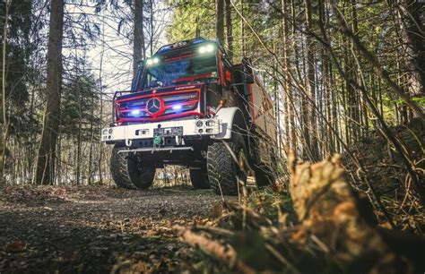 Fokus Waldbrandbek Mpfung Vier Unimog Auf Der Florian