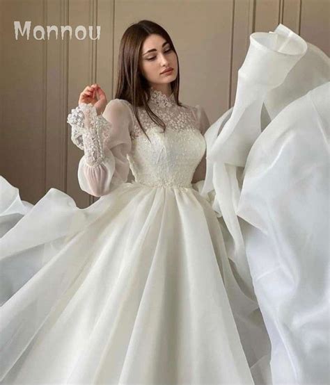 Pin By Minyar Mannou On Belle Soir E Bride Dress Simple Modest