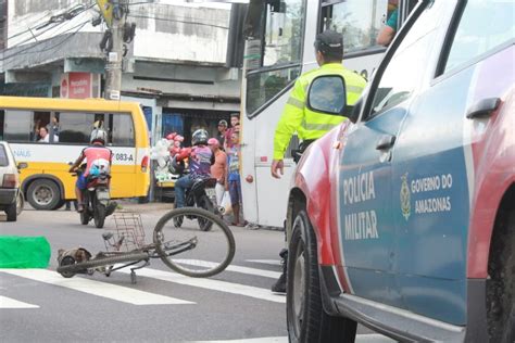 Homem Morre Atropelado Na Faixa De Pedestre Em Avenida Na Zona Leste De