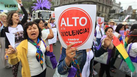 Menos lazos naranjas y más voluntad política para declarar la alerta de