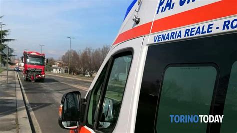 Torino Incidente Stradale Via Traves Via Druento Scontro