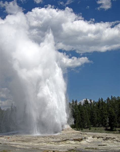 Giant Geyser Eruption 113 231 Pm 9 June 2018 44 Flickr