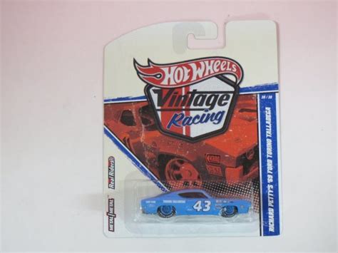 Hot Wheels Vintage Racing Richard Petty S Ford Torino