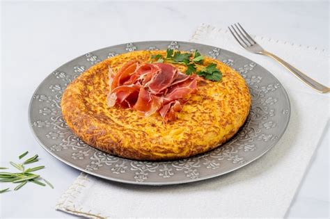 Premium Photo | Serrano ham spanish omelette