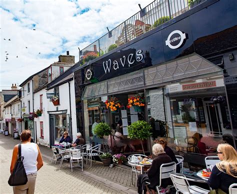 Waves Cafe Bar - Love Penzance - the official Penzance Cornwall website