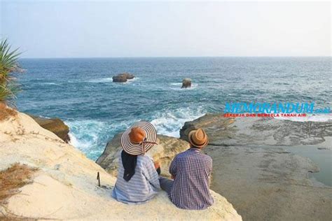 Keindahan Alam Pantai Seruni Destinasi Wisata Tersembunyi Di Pacitan