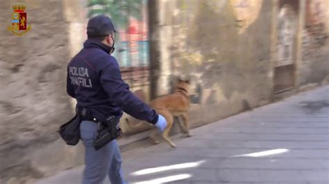 BLITZ POLIZIA CATANIA A SAN BERILLO VECCHIO SEDE INCONTRI FUORI NORMA