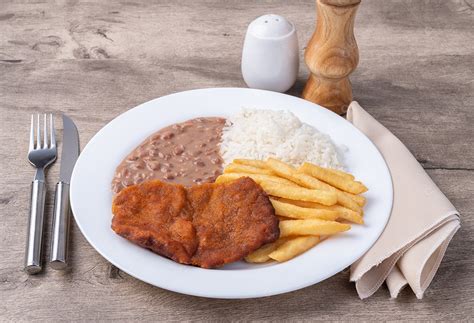 Carne Milanesa Arroz Feij O E Batata Frita Prato T Pico Executivo