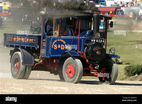 Foden Steam Wagon Hi Res Stock Photography And Images Alamy