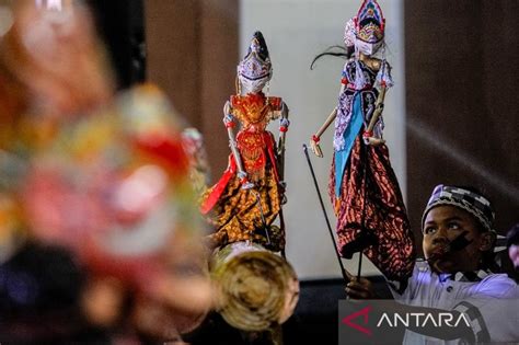 Peran Dalang Sinden Dan Pengrawit Dalam Pementasan Wayang Kulit