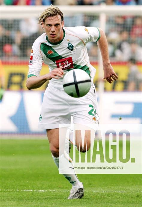 Tim Borowski Bremen Am Ball Fu Ball Bl Herren Saison Sv