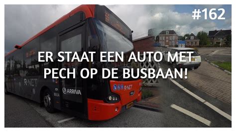 Er Staat Een Auto Met Pech Op De Busbaan Het Leven Van De Buschauffeur