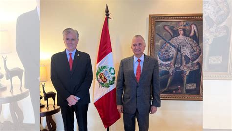 Rinden homenaje al Perú por su aniversario patrio en el Parque Nacional