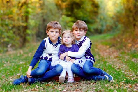 Portrait De Trois Enfants D Enfants De M Mes Parents Deux Gar Ons De