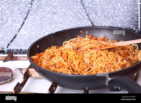 Boiling Spaghetti Frying Pan Pasta In A Skillet Stock Photo Alamy