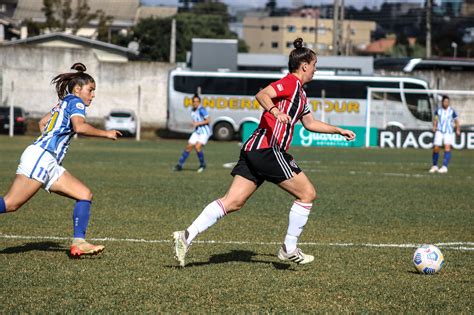 Defesa S Lida Ajuda Equipe A Alcan Ar Seis Jogos De Invencibilidade No