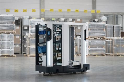 Magazino Launches Pilot Project At ZF With The Robot SOTO Magazino A