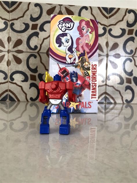 Carl's Jr. Star Pals Evergreen Transformers Toys In-Hand Images ...