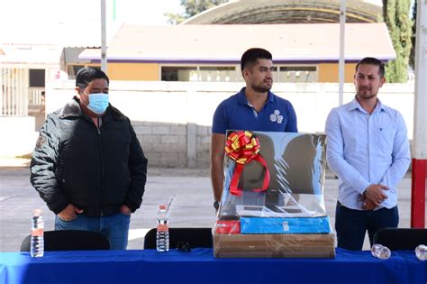 Entreg Alcalde De Texoloc C Maras De Videovigilancia A Escuela Primaria