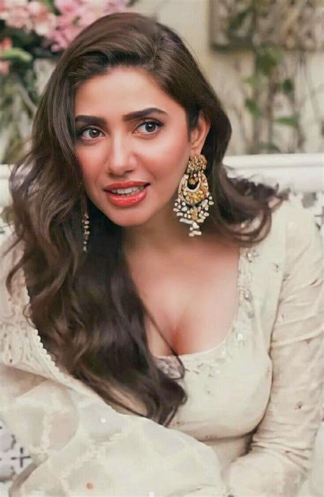 Mahira Khan Hot Mahira Khan Dresses Pakistani Actress Mahira Khan Beautiful Indian Actress