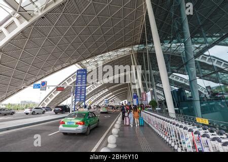 Chengdu Shuangliu Airport Terminal Stock Photo - Alamy