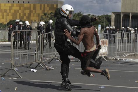 Manifestação em Brasília contra governo Temer FOTOS Distrito Federal