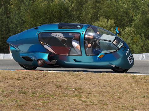 The MonoRacer 130E Fully Enclosed Motorcycle Aims To Redefine Personal