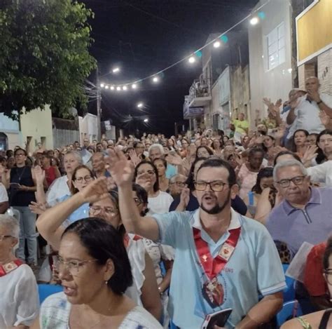 Procissão e missa solene marcam o encerramento da festa de Nossa