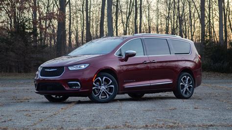 2021 Chrysler Pacifica review: Ever the tough act to top - CNET