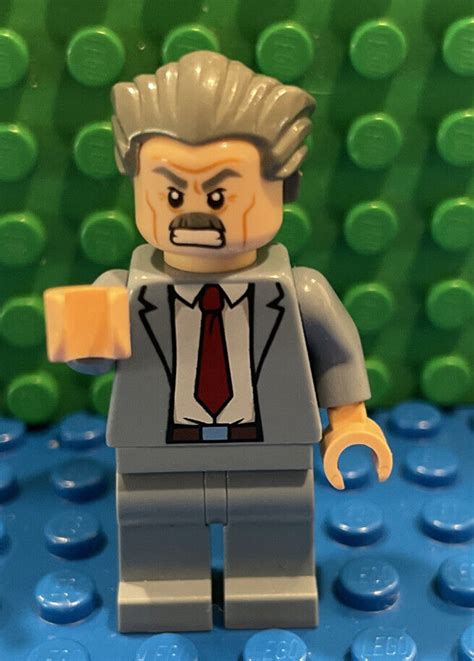 Lego J Jonah Jameson Minifigure 76005 Spider Man Marvel Gray Suit Ebay