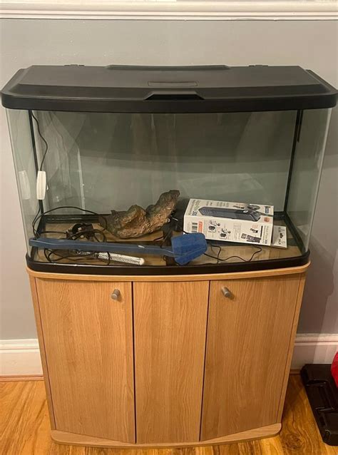 87L Bent Glass Aquarian Cabinet Fish Tank In Luton Bedfordshire