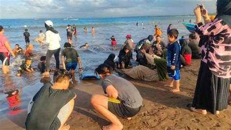 Tempat Wisata Di Pangandaran Membeludak Di Momen Libur Panjang